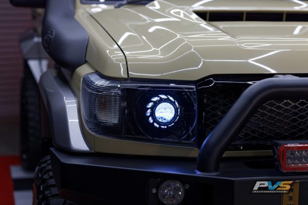 LC70/LC71/LC76/LC78/LC79 Black LED Headlights White Halo Clear Lens
