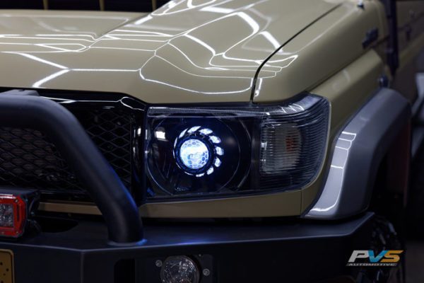 LC70/LC71/LC76/LC78/LC79 Black LED Headlights White Halo Clear Lens