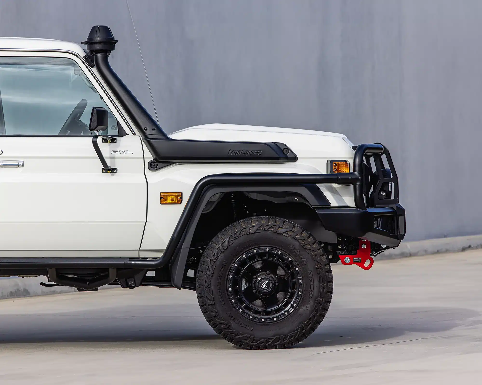 TOYOTA LC71/LC76/LC78/LC79 2007+ APEX Bull Bar with recovery points and underbody