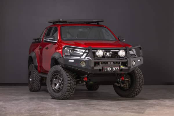 HILUX ROGUE 2023+ DELUXE BULL BAR